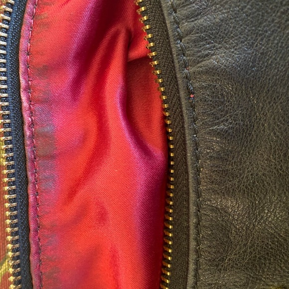 Coach Madison bag. Hobo/crossbody. Great pre-owned condition. Black. - Picture 6 of 8